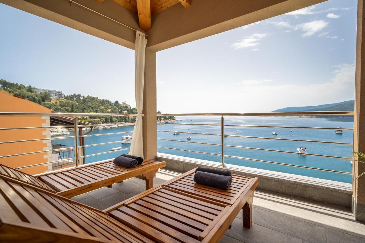 Seafront 2-Bedroom Apartment Nika - Rabac Exterior photo