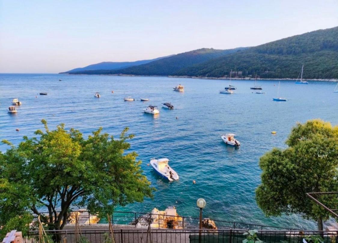 Seafront 2-Bedroom Apartment Nika - Rabac Exterior photo